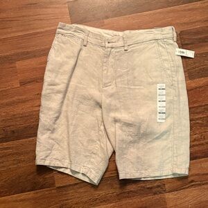 Old Navy Men's Light Tan Flat Front Shorts